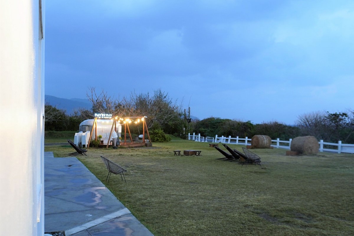 ▌墾丁住宿|南國邊境那棟純白小屋「日日旅海」,草地、海浪、星空,最讓人怦然心動的旅程! ▌ - 第13張圖
