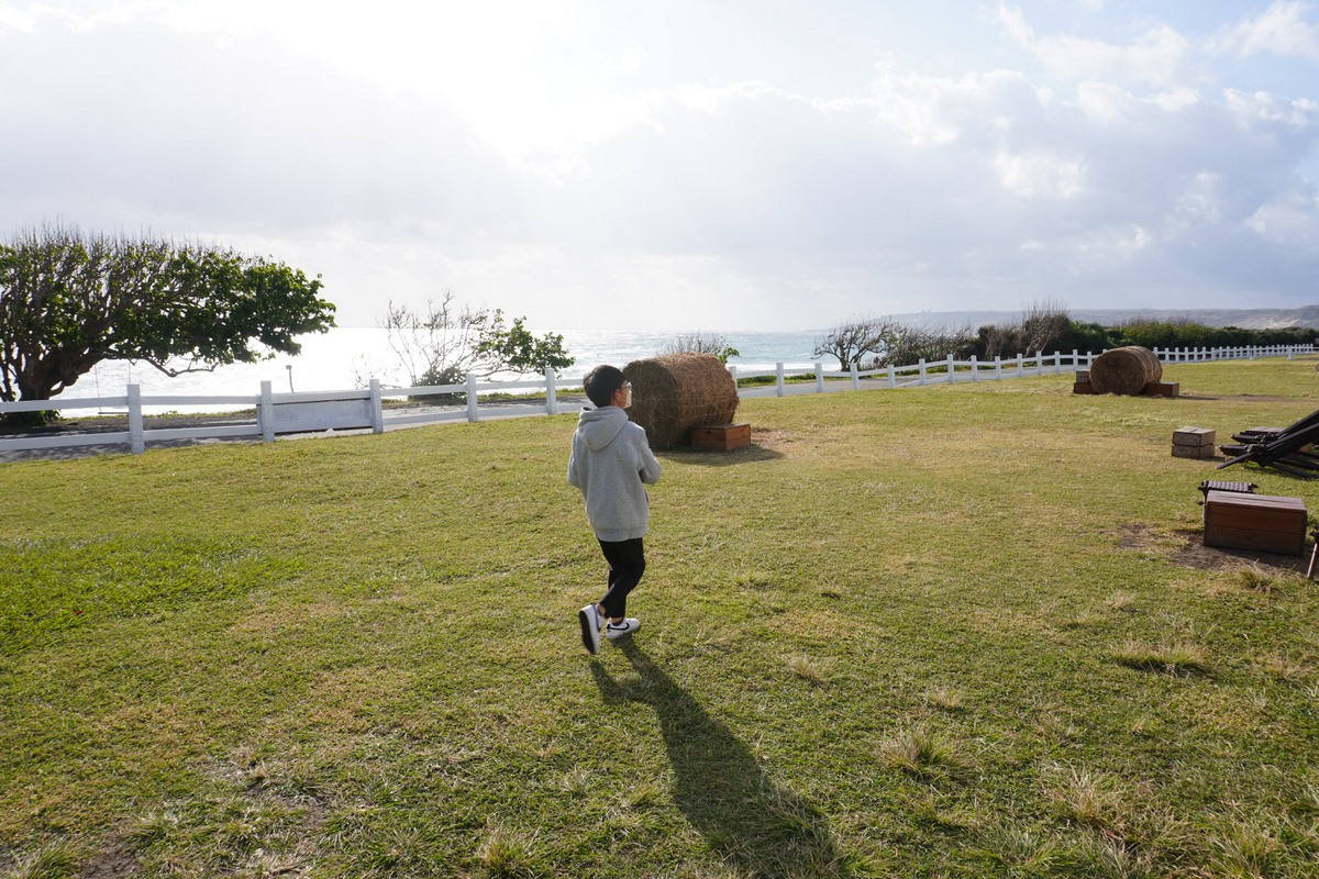 ▌墾丁住宿|南國邊境那棟純白小屋「日日旅海」,草地、海浪、星空,最讓人怦然心動的旅程! ▌ - 第5張圖