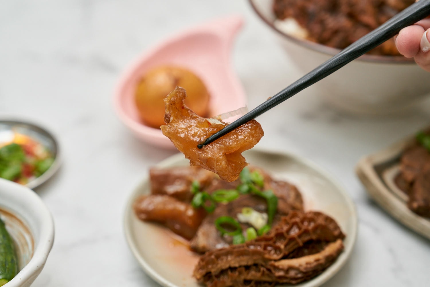 ▌新北美食|三重在地人氣夯店「二木牛肉麵」,原型食材熬煮,紮實平價的美味,連日本雜誌都來專訪! ▌ - 第20張圖
