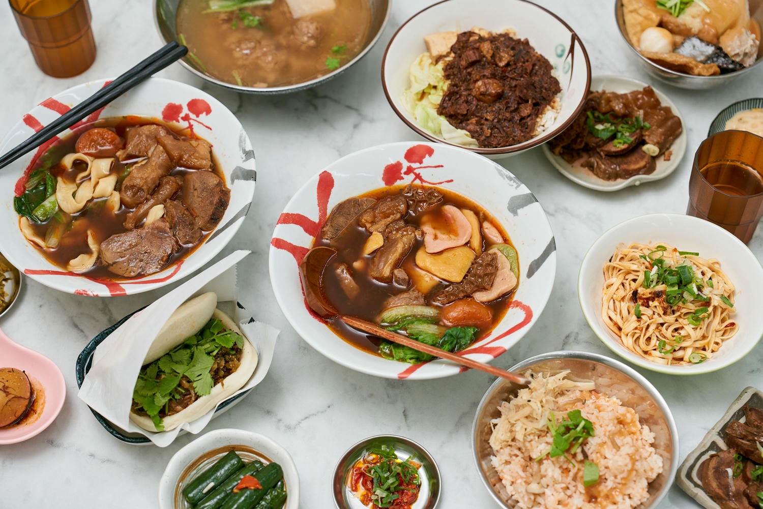 ▌新北美食|三重在地人氣夯店「二木牛肉麵」,原型食材熬煮,紮實平價的美味,連日本雜誌都來專訪! ▌ - 第30張圖