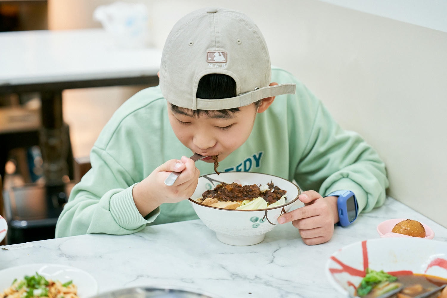 ▌新北美食|三重在地人氣夯店「二木牛肉麵」,原型食材熬煮,紮實平價的美味,連日本雜誌都來專訪! ▌ - 第11張圖