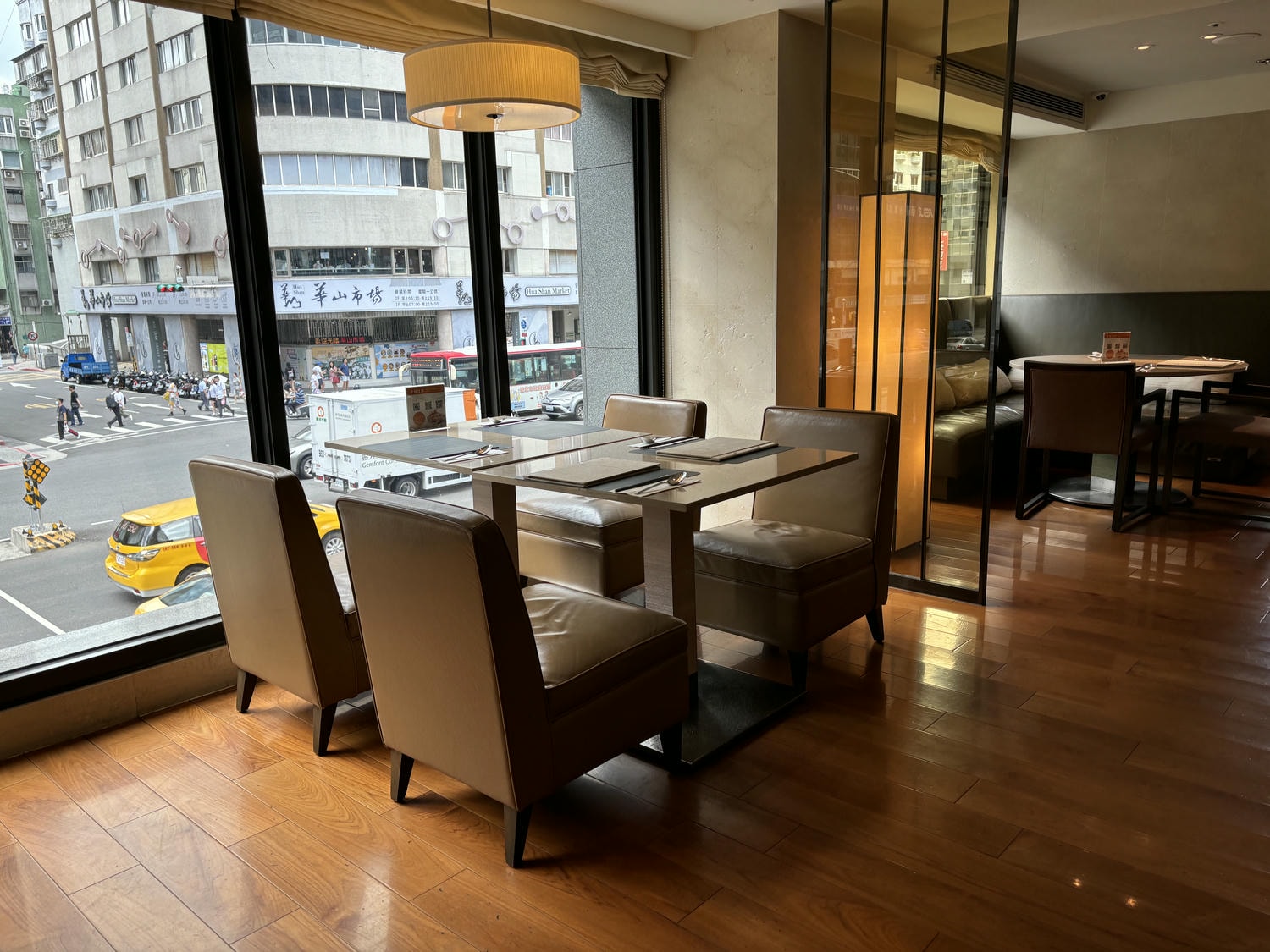▌台北住宿|善導寺出站即到「和逸飯店•台北忠孝館 」CP值NO.1!阜杭豆漿就在正對面! ▌ - 第23張圖