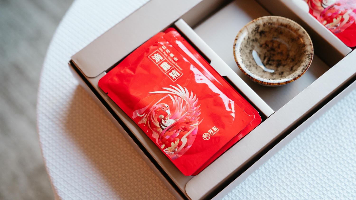 ▌健康話題|怎會那麼順口好喝?「芳茲日月養生滴雞精」口口盡是純粹的香濃!絕對是自用滿意,送禮得宜! ▌ - 第3張圖