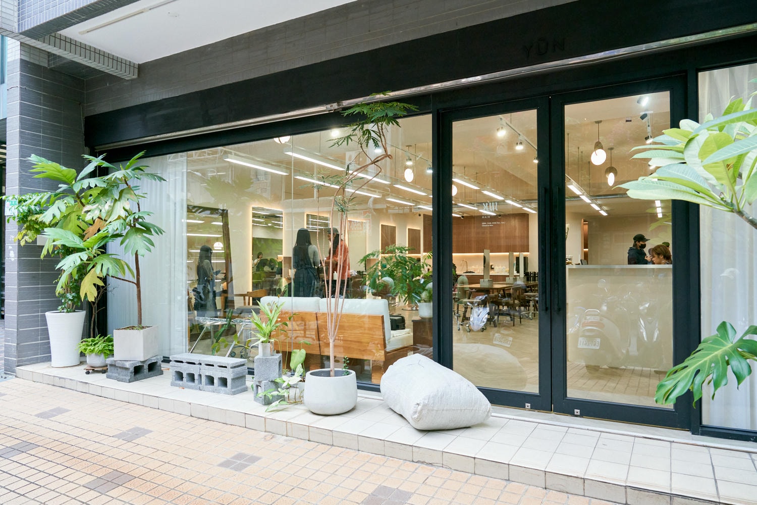 ▌台北美髮|髮況問題交給「蘊 YUN SALON 中⼭店」就對了!量身訂製的髮型設計專家! ▌ - 第7張圖