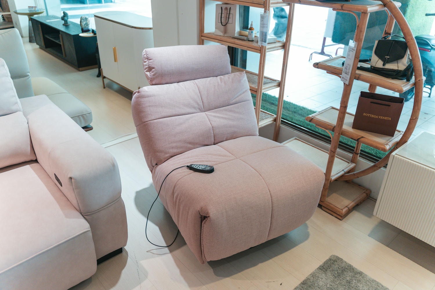 ▌居家家具|從空間美學到價位都滿意的「橙家居・家具」,電動沙發、實木家具推薦 ▌ - 第15張圖