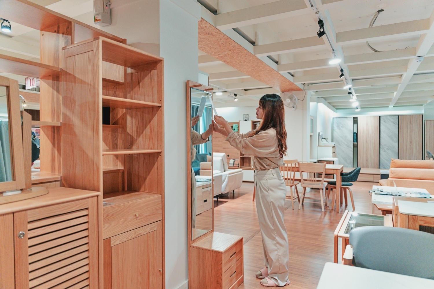 ▌居家家具|從空間美學到價位都滿意的「橙家居・家具」,電動沙發、實木家具推薦 ▌ - 第2張圖