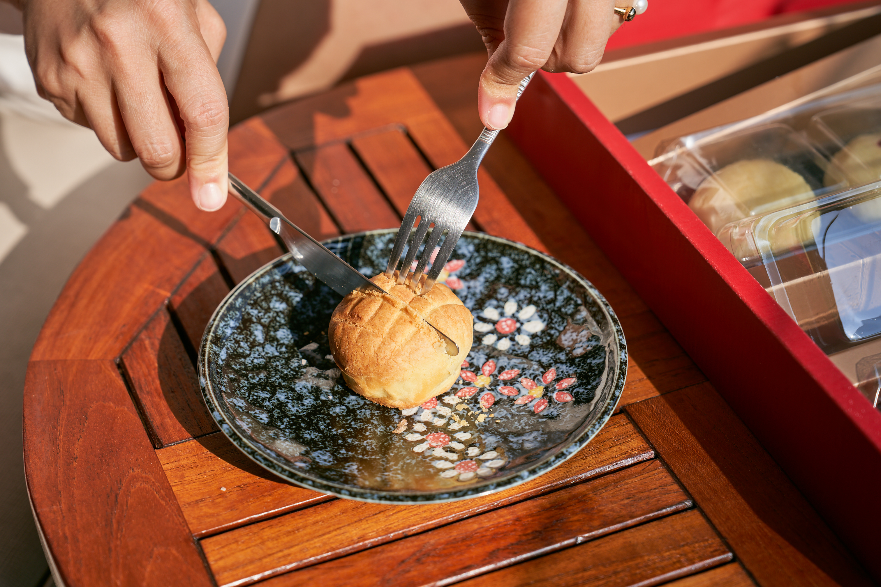 ▌2025中秋禮盒推薦|品味+口味=「艾立蛋糕」!今年除經典蛋黃酥、芋頭麻糬還有法式甜點一次大滿足!隱藏版『這個』必吃! ▌ - 第3張圖