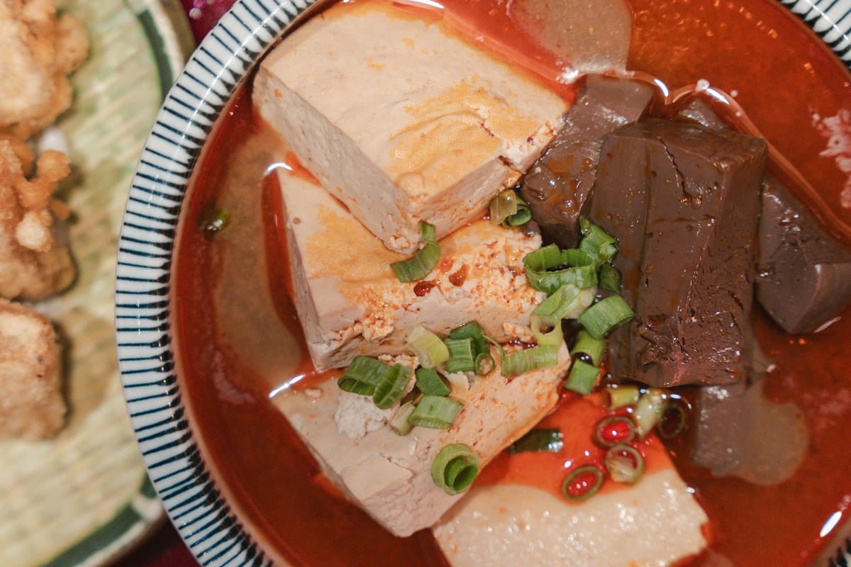 ▌台中美食|網美風 × 在地小吃的「有春茶館」,玩轉台中泡沫紅茶文化,獨家創意手調飲、古早味蜜糖粳粽冰,這裡都能找到! ▌ - 第10張圖