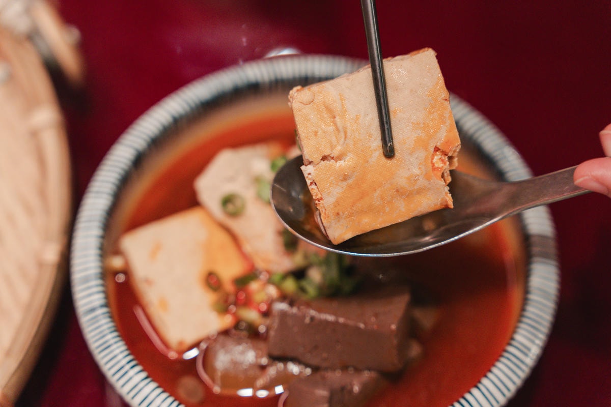 ▌台中美食|網美風 × 在地小吃的「有春茶館」,玩轉台中泡沫紅茶文化,獨家創意手調飲、古早味蜜糖粳粽冰,這裡都能找到! ▌ - 第11張圖