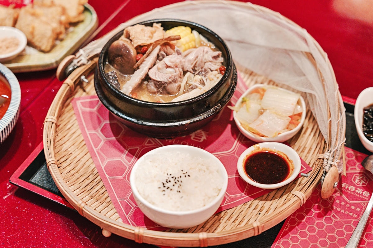 ▌台中美食|網美風 × 在地小吃的「有春茶館」,玩轉台中泡沫紅茶文化,獨家創意手調飲、古早味蜜糖粳粽冰,這裡都能找到! ▌ - 第6張圖