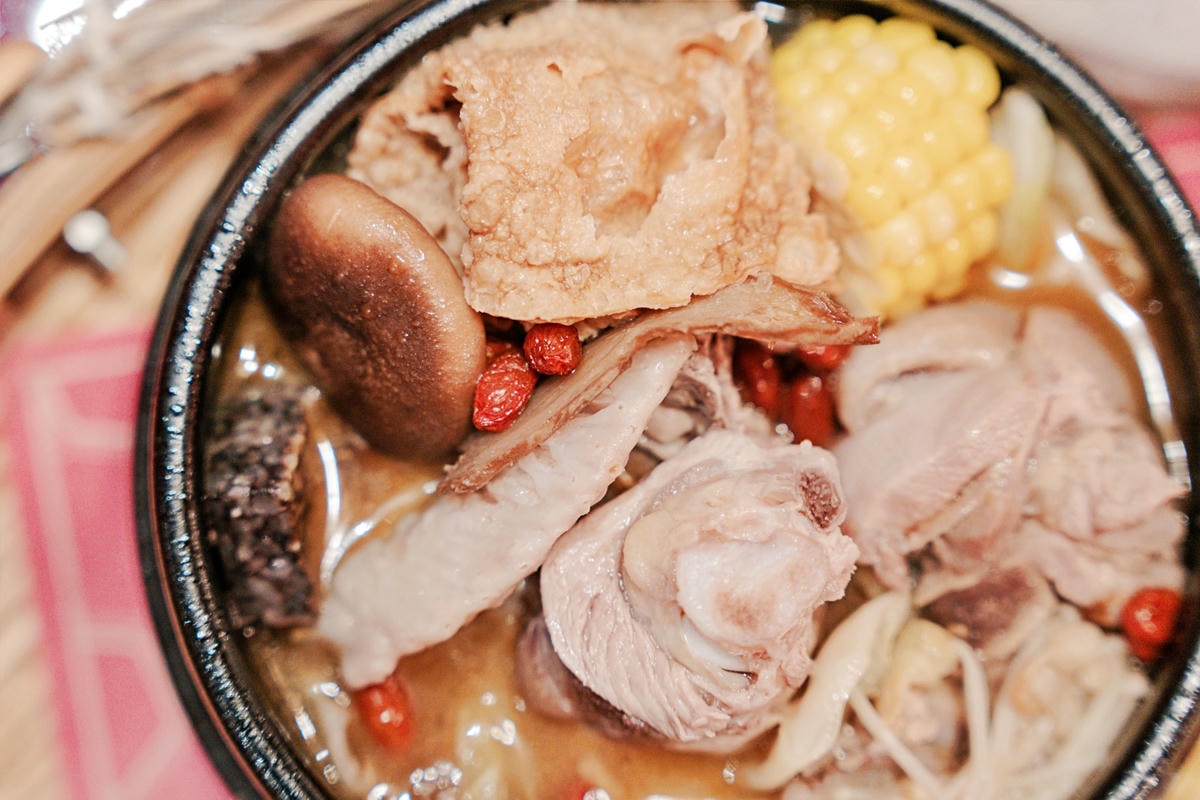 ▌台中美食|網美風 × 在地小吃的「有春茶館」,玩轉台中泡沫紅茶文化,獨家創意手調飲、古早味蜜糖粳粽冰,這裡都能找到! ▌ - 第7張圖