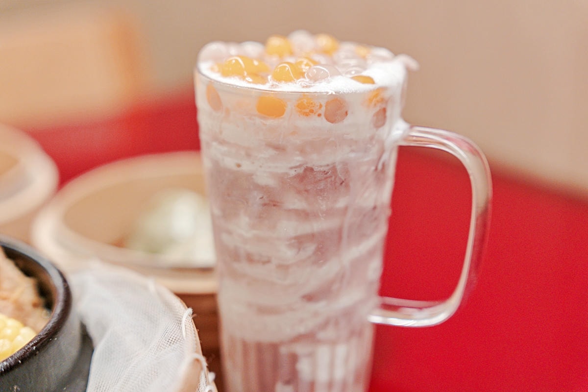 ▌台中美食|網美風 × 在地小吃的「有春茶館」,玩轉台中泡沫紅茶文化,獨家創意手調飲、古早味蜜糖粳粽冰,這裡都能找到! ▌ - 第25張圖