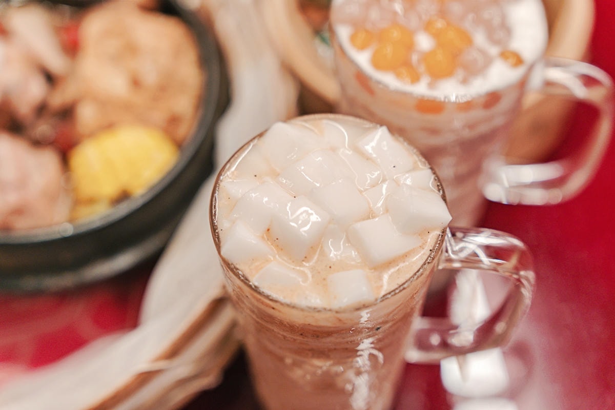 ▌台中美食|網美風 × 在地小吃的「有春茶館」,玩轉台中泡沫紅茶文化,獨家創意手調飲、古早味蜜糖粳粽冰,這裡都能找到! ▌ - 第28張圖