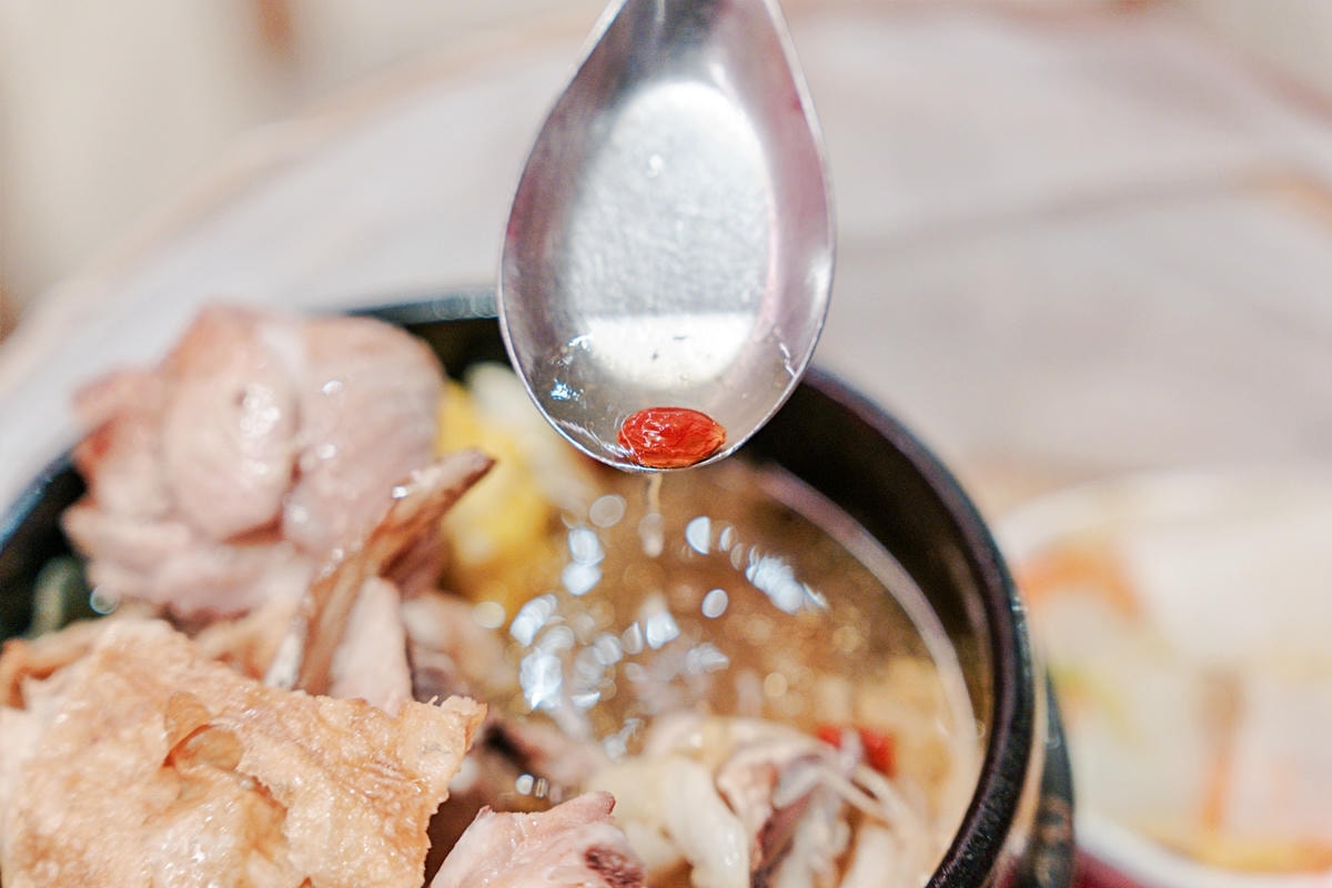 ▌台中美食|網美風 × 在地小吃的「有春茶館」,玩轉台中泡沫紅茶文化,獨家創意手調飲、古早味蜜糖粳粽冰,這裡都能找到! ▌ - 第8張圖