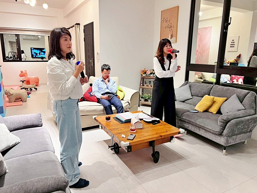 ▌宜蘭住宿｜夢幻中島廚房+不限時KTV就在「家太幸福民宿」！Switch、小孩放電一次滿足，宜蘭包棟推薦 ▌