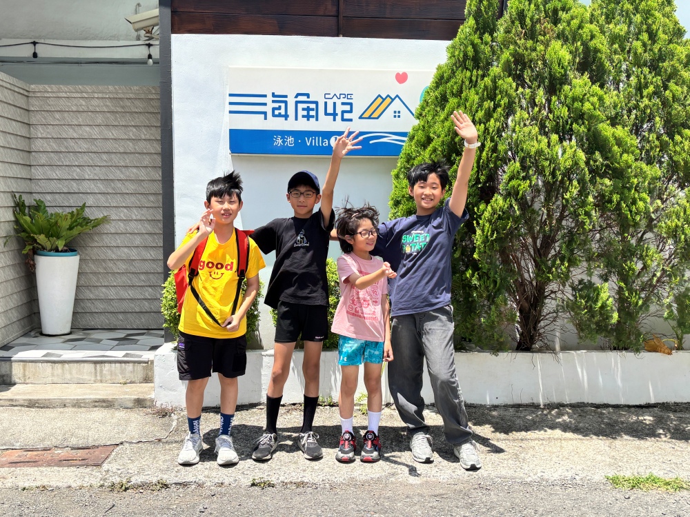 ▌墾丁住宿｜私人泳池、KTV跟電動麻將桌以外還離市區好近的「海角42號一館 Villa」，墾丁包棟推薦 ▌